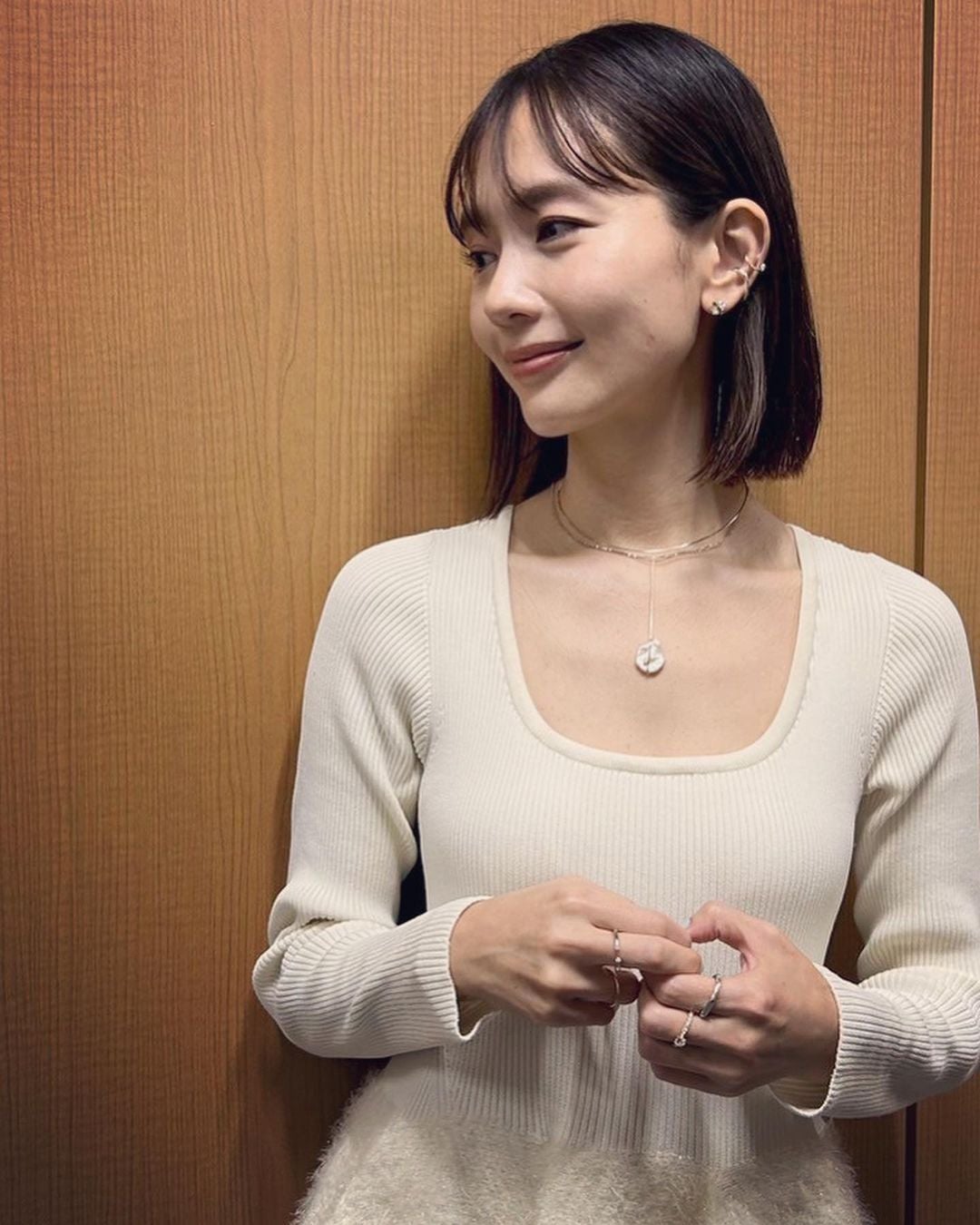 少し痩せた⁉中村ゆりが胸元開いたワンピース姿を披露👗