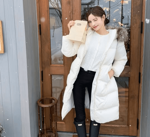 「雪の妖精、めっちゃ美人だよー」美女ママインフルエンサー、スキニーパンツの“絶美スタイル”を降雪の中で披露！「春が来ました」