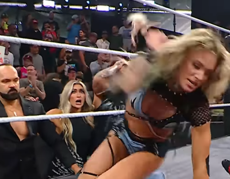 WWE 衝撃の結末！NXT女子北米王座戦、まさかの展開にファン騒然！