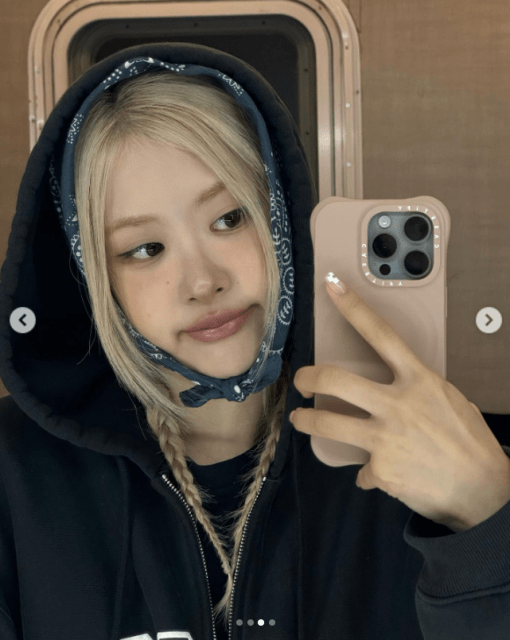 BLACKPINK・ロゼ「バブーシュ×パーカー」自撮りが可愛すぎる！