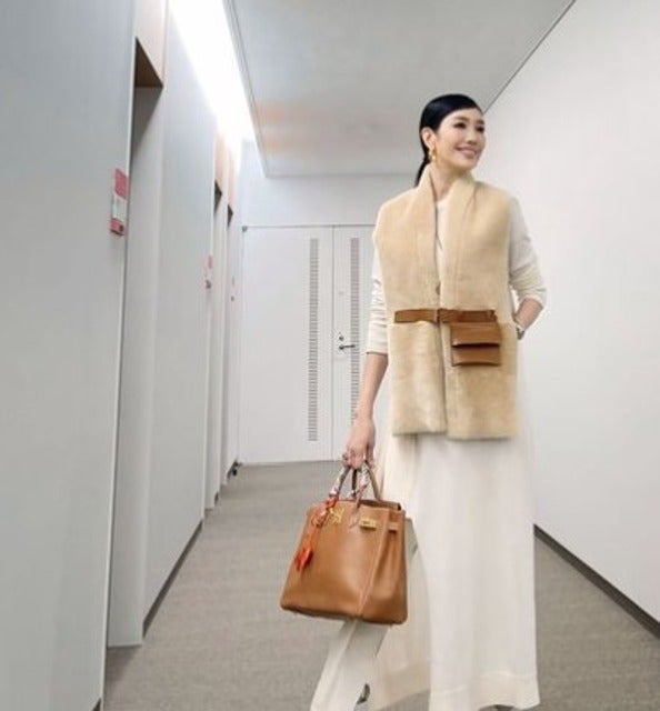 アンミカが暖かそうなホワイト系の晩秋コーデを披露！