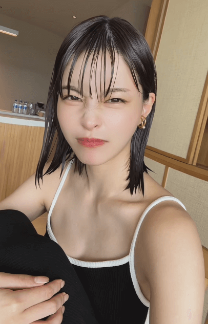 ”激おこ顔なのに可愛い” 岸明日香、ムービーで”ほぼすっぴん”にもかかわらずファンを夢心地にさせる！