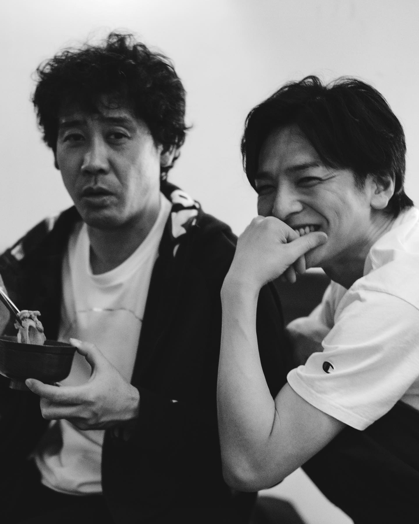 「反則だよ😍」道産子コンビ❓生田斗真と大泉洋のツーショットに反響集まる💕✨📸