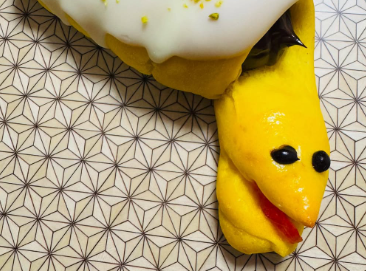 尾木ママ、新年にぴったりの「ヘビパン」を紹介！ファンからも絶賛の声