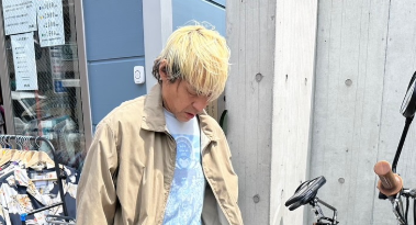 ヒロシ、バイクシーズン到来を告げる一枚に「モデルみたい！」の声