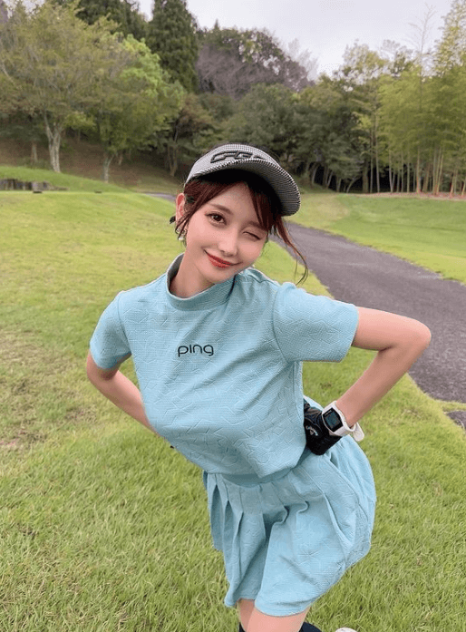 ゴルフMAYU、星柄の激カワウェアの美神ショットを披露！「メチャ可愛い」とファン大絶賛