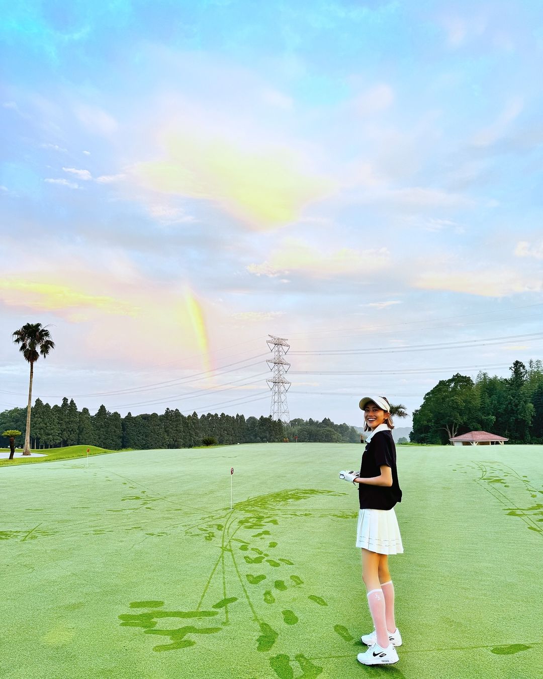 令和の見返り美人！元アイドルの振り向きショットが綺麗すぎると話題