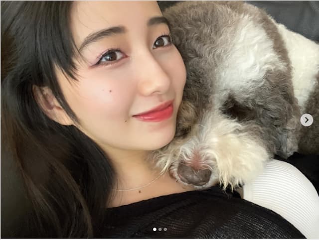 cocomiが愛犬とリラックス