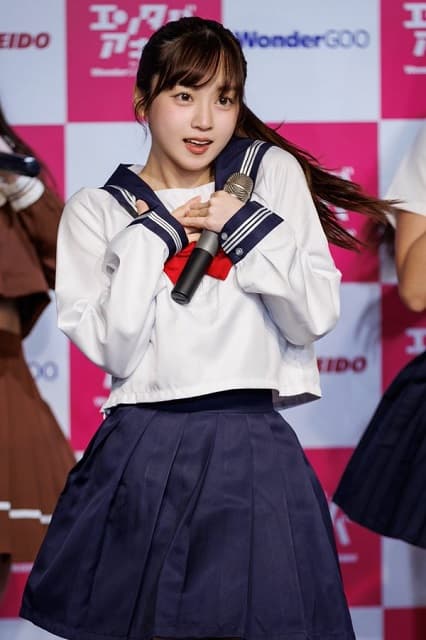 「超絶きゃわきゃわ」デビュー直前アイドルのセーラー服姿にファン大絶賛！
