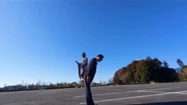 シュール画像投稿で話題のお笑い芸人、