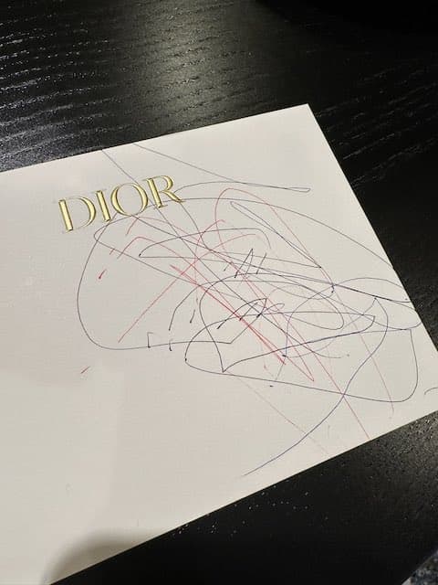 まさに画伯⁉︎指原莉乃に送られたシソンヌ長谷川の娘からのプレゼントが話題に🎁