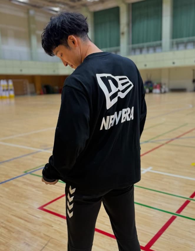 ハンドボール日本代表・吉野樹　NEWERAのウェアを披露「ロンT可愛いよね」