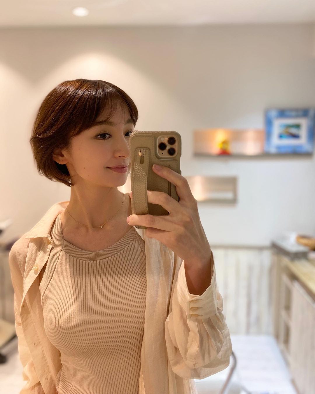 「今日もミリ単位🤣」篠田麻里子さんがヘアカットを報告💇‍♀️
