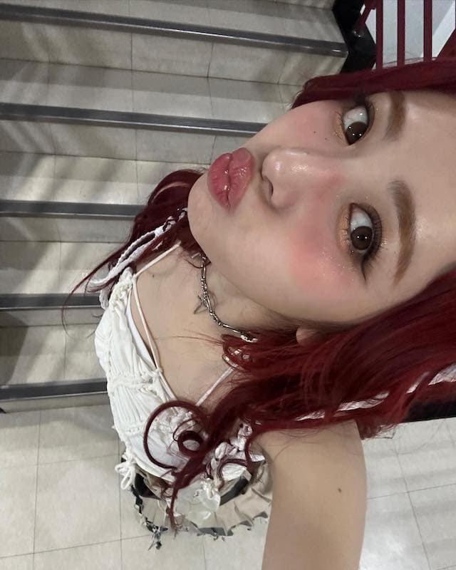 LE SSERAFIM・ユンジンが可愛すぎる接近ショットを公開💖