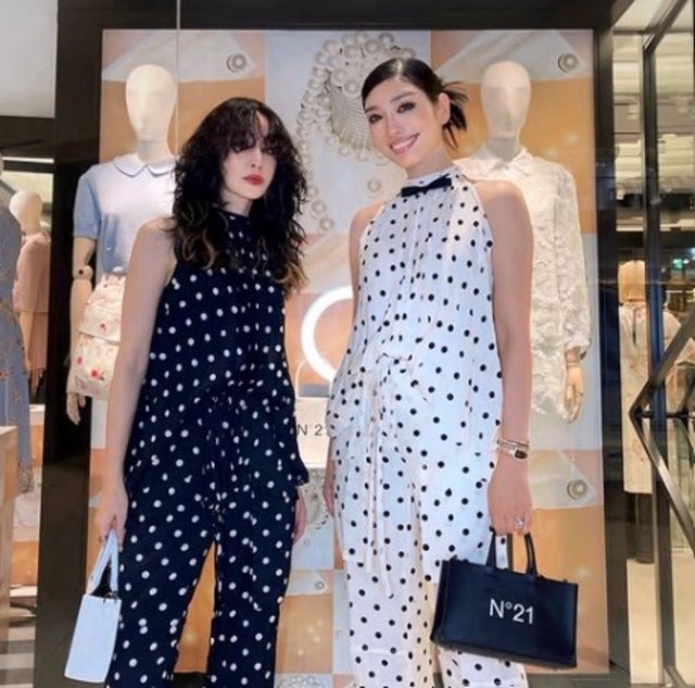 アンミカが中島美嘉とお揃いのドットセットアップでヌメロヴェンティーノのイベントへ！