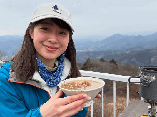 「めちゃくちゃ可愛いですね」テレ朝の美女アナウンサー、山ガールに！山頂メシショット＆ムービーにファン歓喜！「綺麗、美人、かわいい」