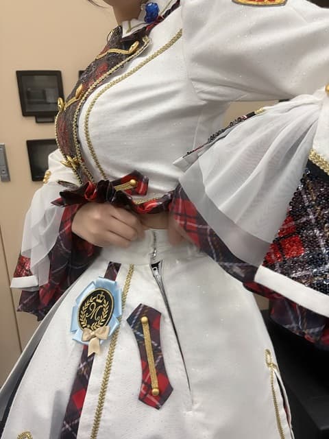 「い、い、いけます！！」女性声優が投稿したイベント前の”ギリギリウエスト”ショットが話題に