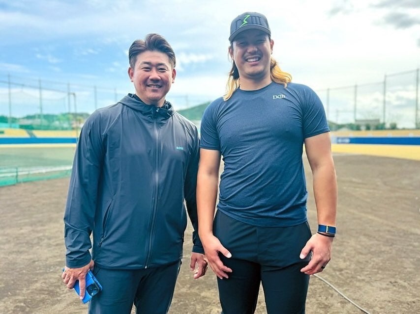西武の新旧エース2S⚾️高橋光成が松坂大輔との写真を披露💕