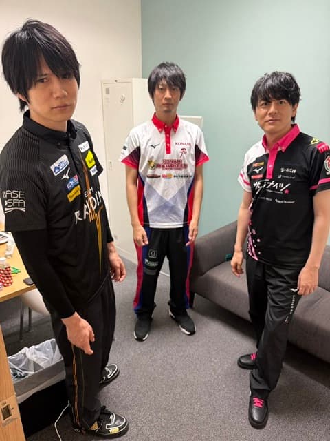 「次の卓おかしくない？」フリーアナ“まつかよ”がイケメン雀士の3ショットに驚愕！？