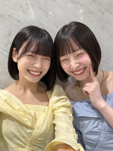 まるで双子!?AKB48メンバーのお揃い2ショットにファン「似すぎ」「良すぎる」