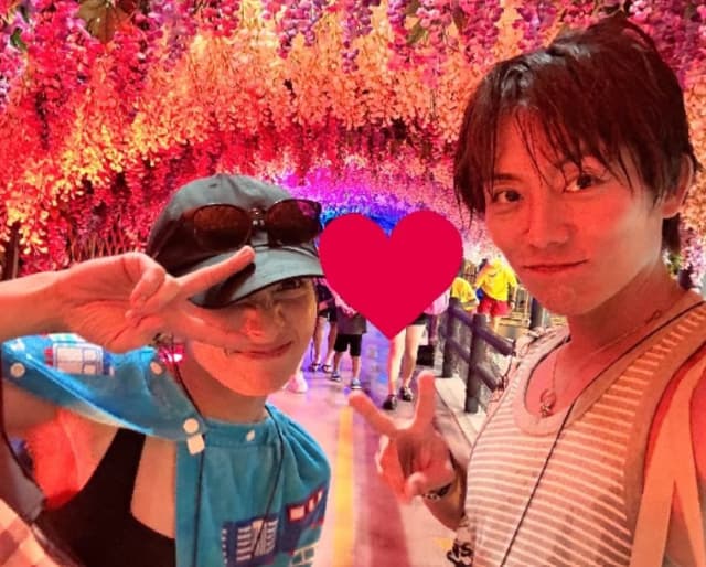 俳優 杉浦太陽 家族でサマーランドへ！仲良し家族写真を大公開！