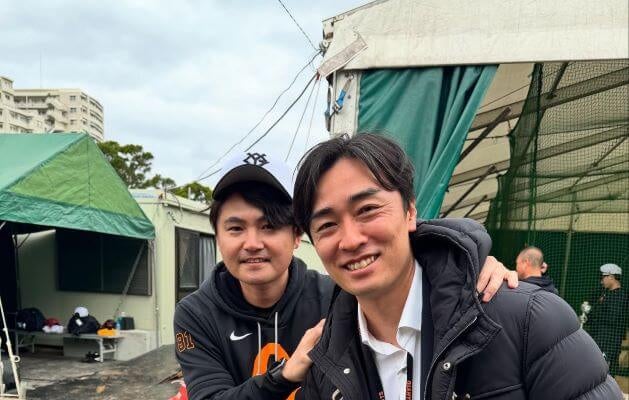 和田毅がかつてのチームメイトらと遭遇！「スギと一緒に写真撮れて良かった」