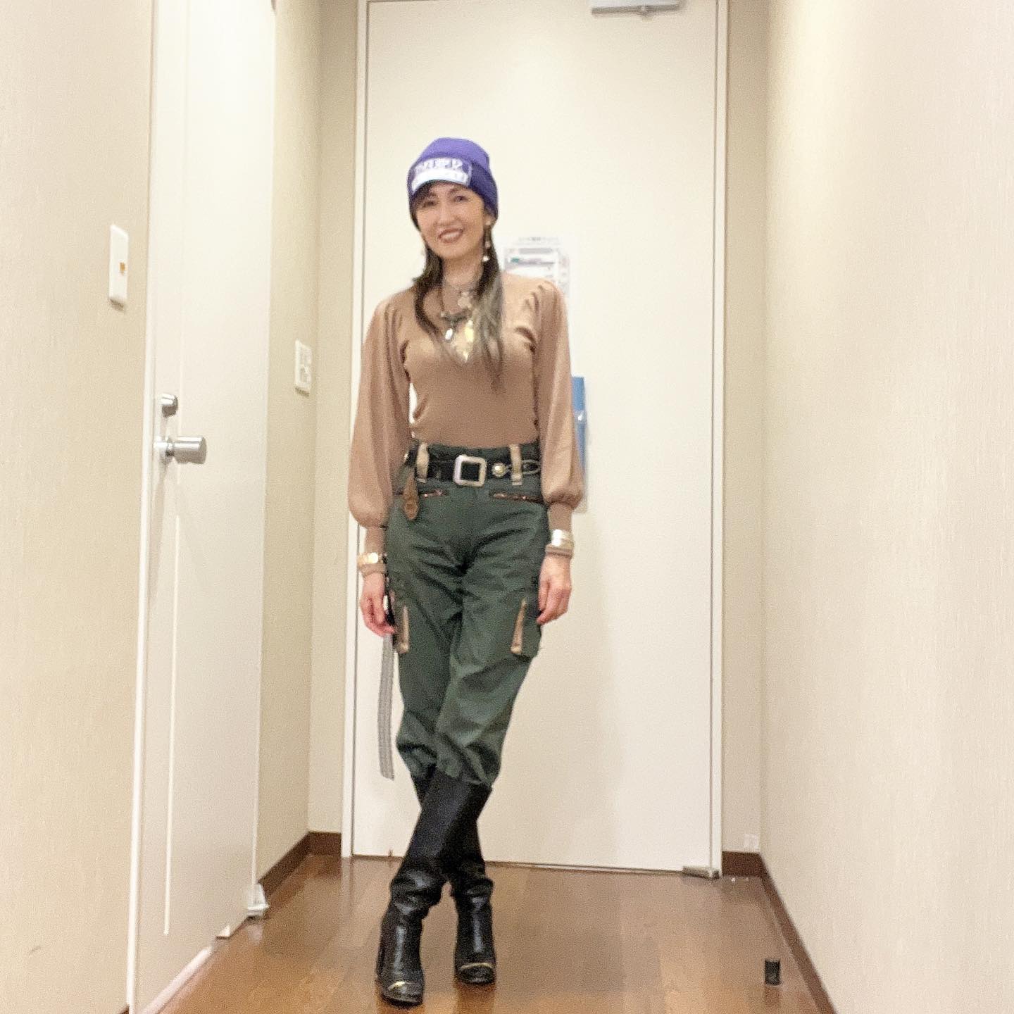 工藤静香「ヒップがポイント👅」最新コーデが話題！