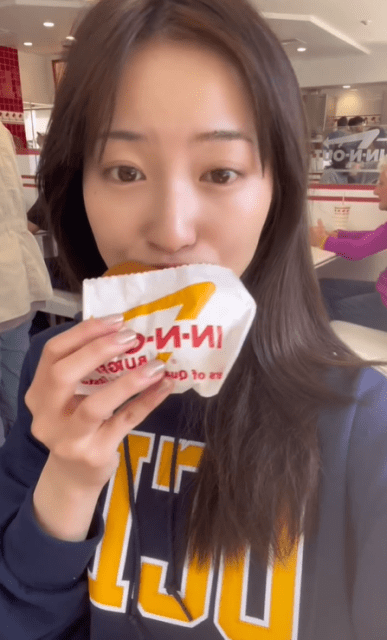 林佑香「◯◯をパクっ」のあざと可愛い動画にキュン死者続出⁉