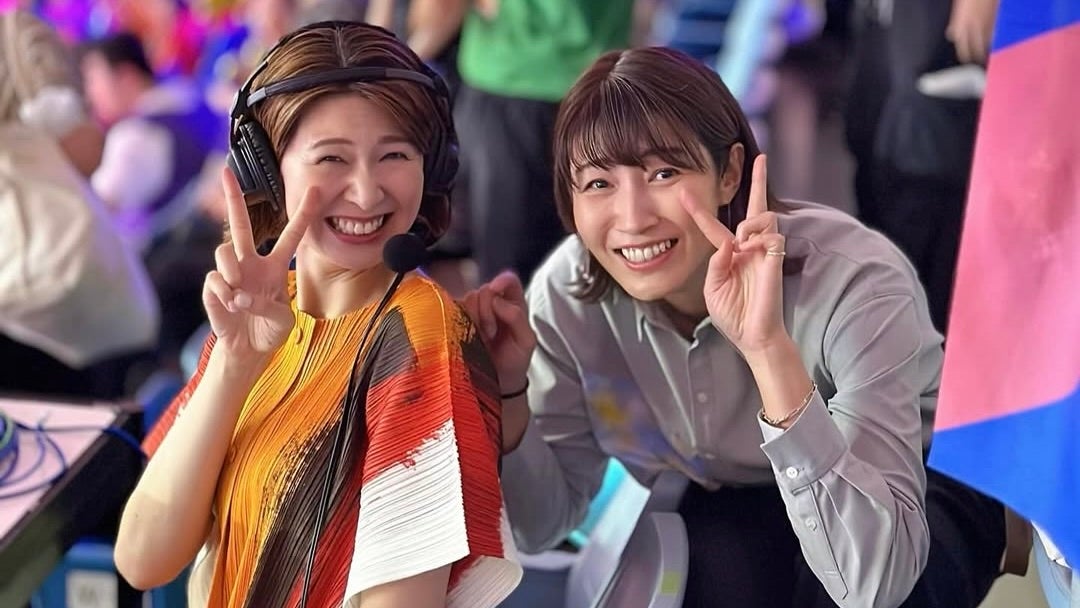 「9頭身's」「開脚長っ！！羨ましい」狩野舞子、VNL振り返りショット大公開！〇〇との美女2ショットが話題に！