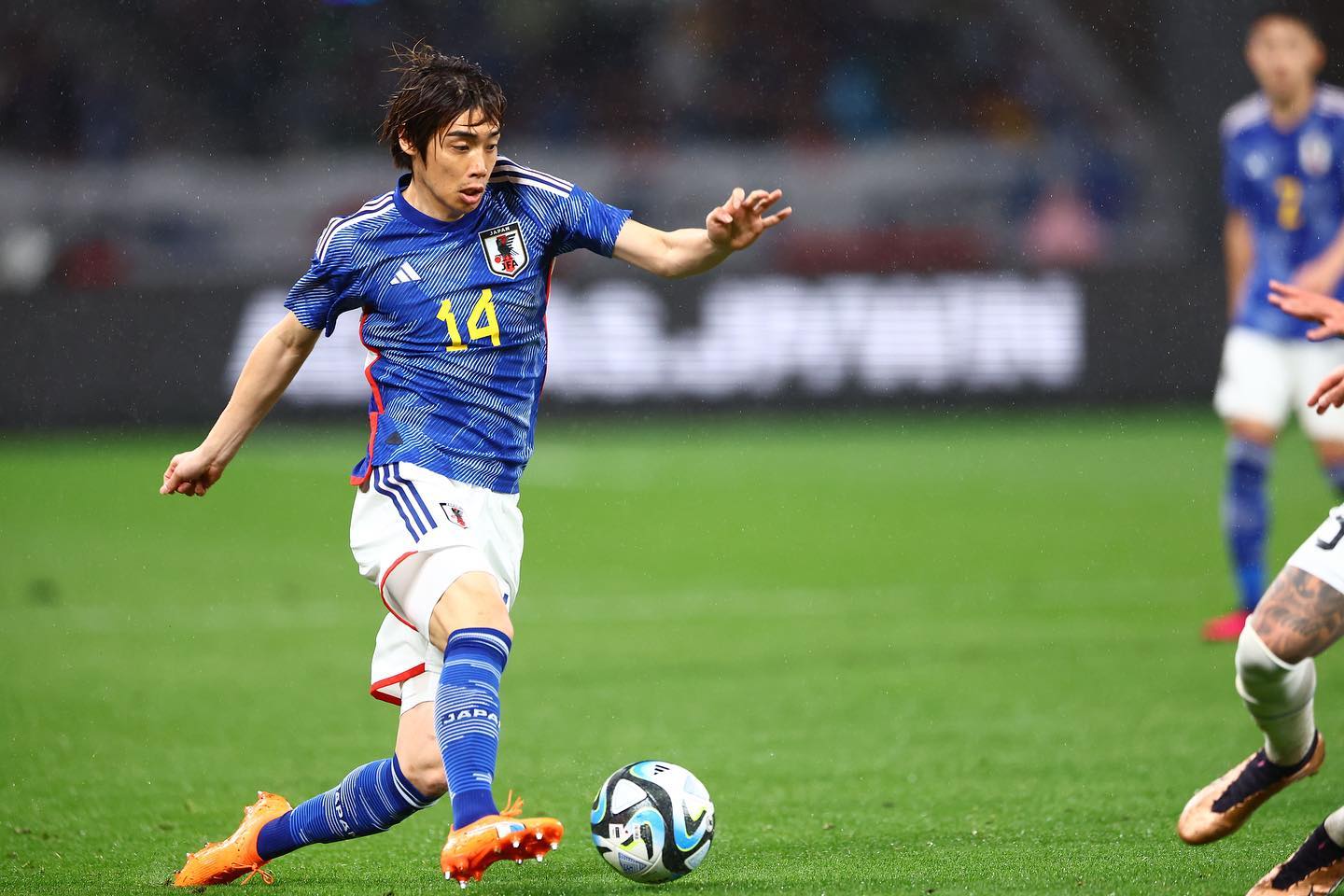 「再スタート🇯🇵」伊東純也がウルグアイ戦の写真を更新📸