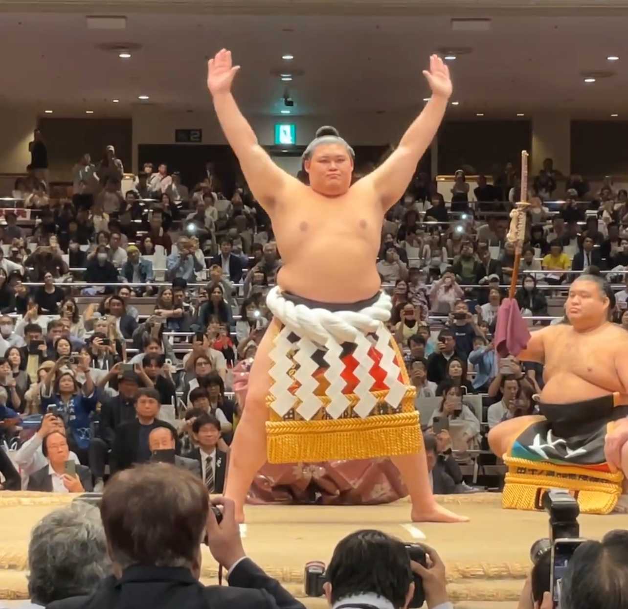二所ノ関部屋が大の里の国技館初・土俵入りを報告　琴恵光の断髪式で堂々披露