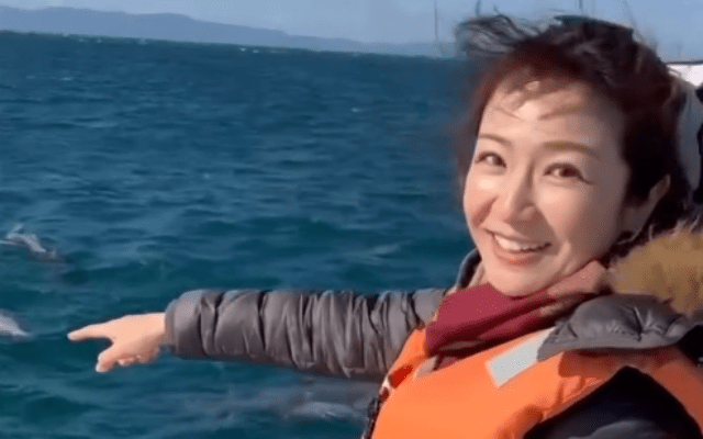 美人キャスター長野美郷、イルカウォッチングに大はしゃぎ！可愛すぎる笑顔にファン歓喜