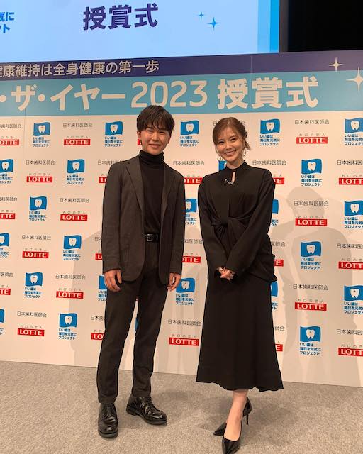 鈴木福『ベストスマイル･オブ･ザ･イヤー』受賞！白石麻衣との2S公開「笑う門には福来る！」
