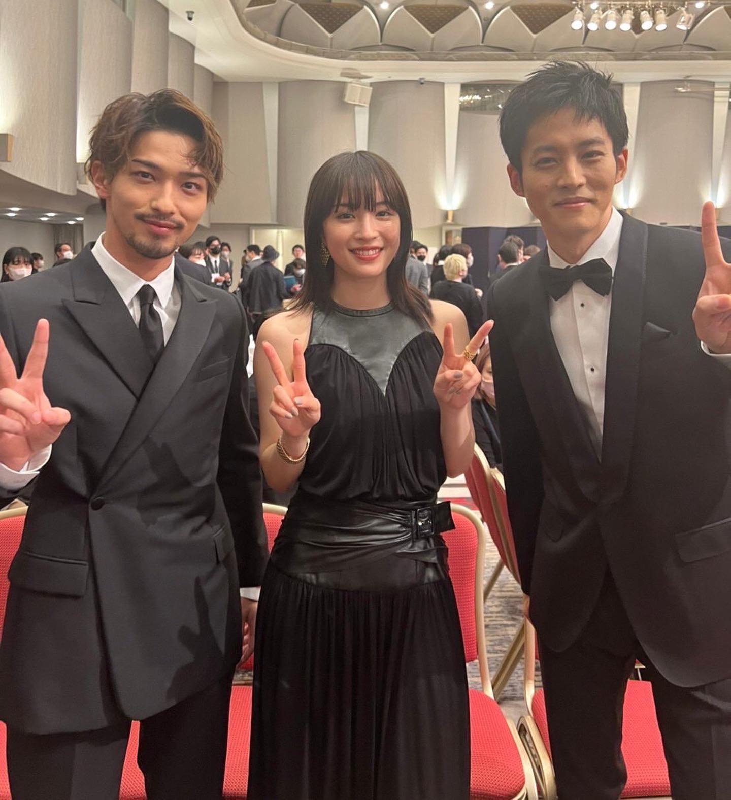 広瀬すずが主演女優賞受賞🎉人気俳優との3Sが話題💖「身が引き締まりました」