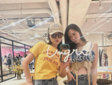 鈴木奈々、Ungridの展示会に参加！全身コーデが「可愛い」と話題！