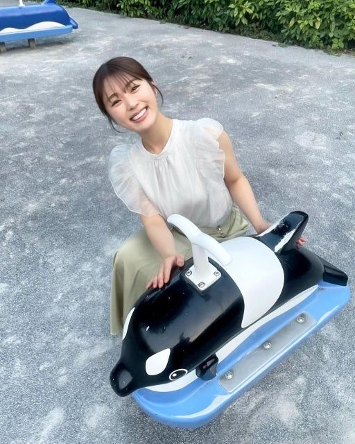 渋谷凪咲、公園で“シャチみーっけ”。癒やしの笑顔にファン歓喜