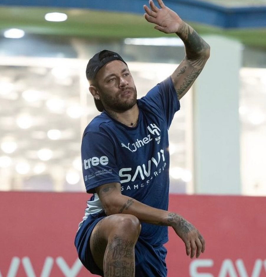 負傷中のネイマール 元気なトレーニング姿を公開