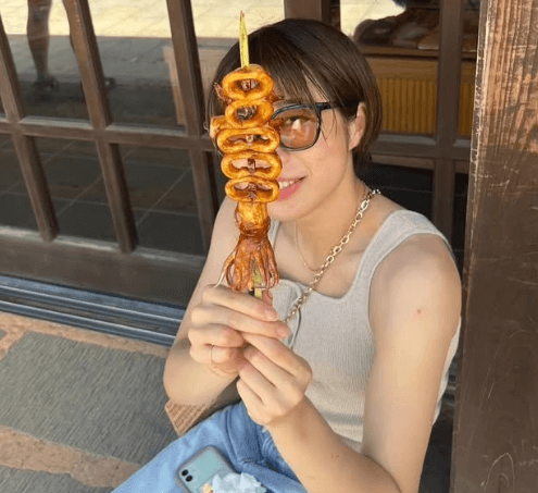 「姫、可愛さは隠しきれませんぞ」あの美女バレーボール選手、居酒屋ご乱心のグルメファイターショットにファン大歓喜！