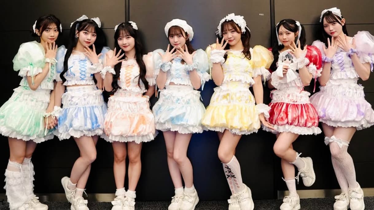 マカロン衣装ってどんなの！？CUTIE STREET、7人でのイベントをぱるたん人形とともに