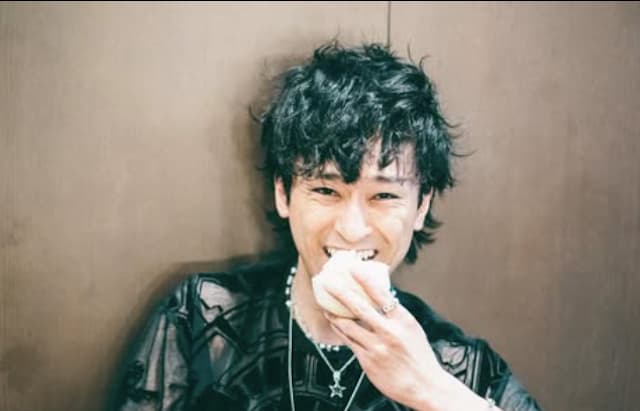 「大阪といえば」東海オンエア・としみつが大阪名物とのショットを公開！