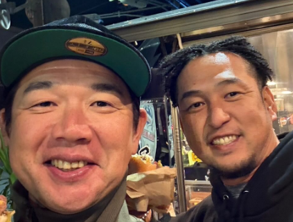 中島裕之、地元の名店で絶品ハンバーガーを堪能！！