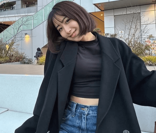 「ウインクが絶妙で可愛い」美女タレント・山口るあ、街頭で見せた”美腹筋ショット”が素敵だと話題「俺もカメラマンしたい…」