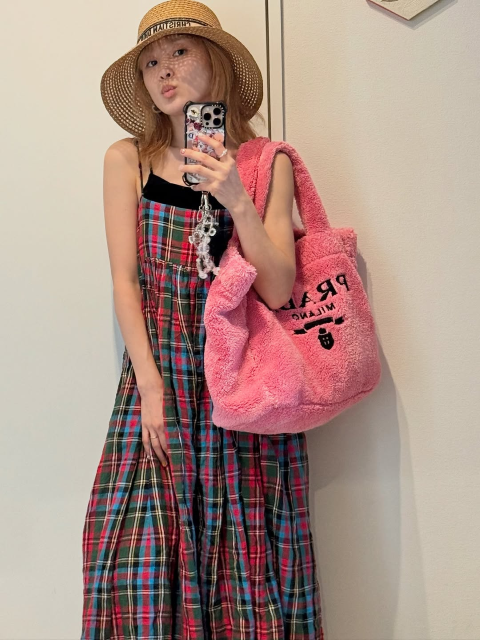 「見た目は少女、年齢は39祭(さい)」バーイベ告知の高橋愛、可愛すぎるお誘いショットにファン歓喜！