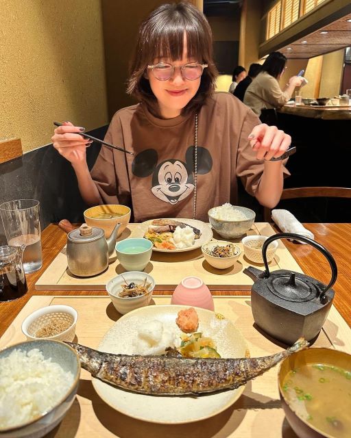 佐藤栞里「フニャフニャ笑顔」で好物ペロリに「可愛すぎる」の声！