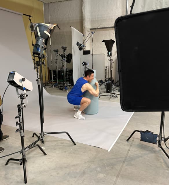 なかやまきんに君、エスカップのCM動画出演に「朝にどうでスカッ？」と駄洒落を披露