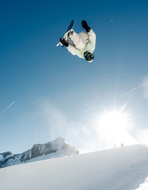 北京五輪スノーボード日本代表・戸塚優斗　爽快のビッグエア！！！！inモンタナ【Snowpark Kitzsteinhorn】