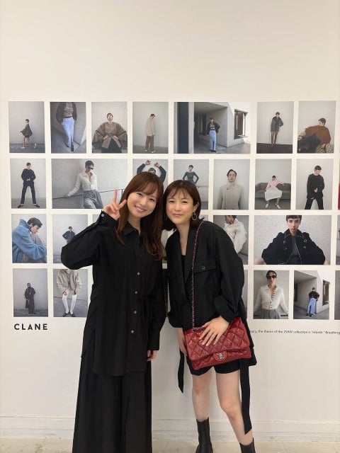 杉崎美香、大胆“足出し”コーデで秋冬展示会へ。愛ちゃんとのシックな再会ショットが話題に