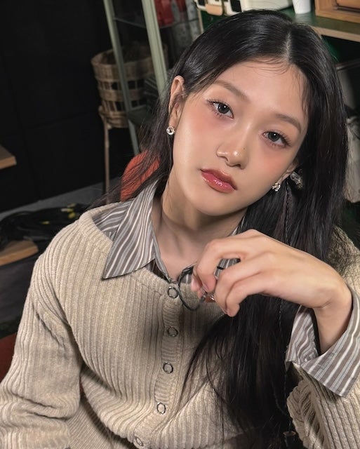 fromis_9のイ・ソヨンが大人ショットを投稿！7万超えのいいね