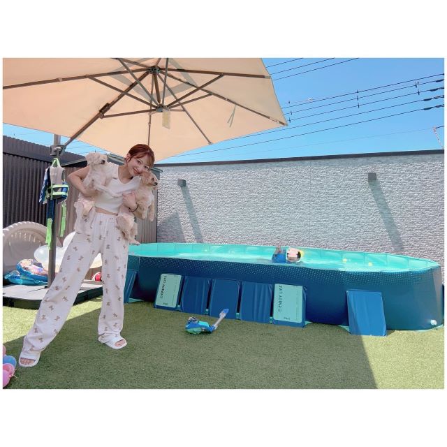 「今日も朝からプール🫡💕」辻希美が最新ショットを公開📸