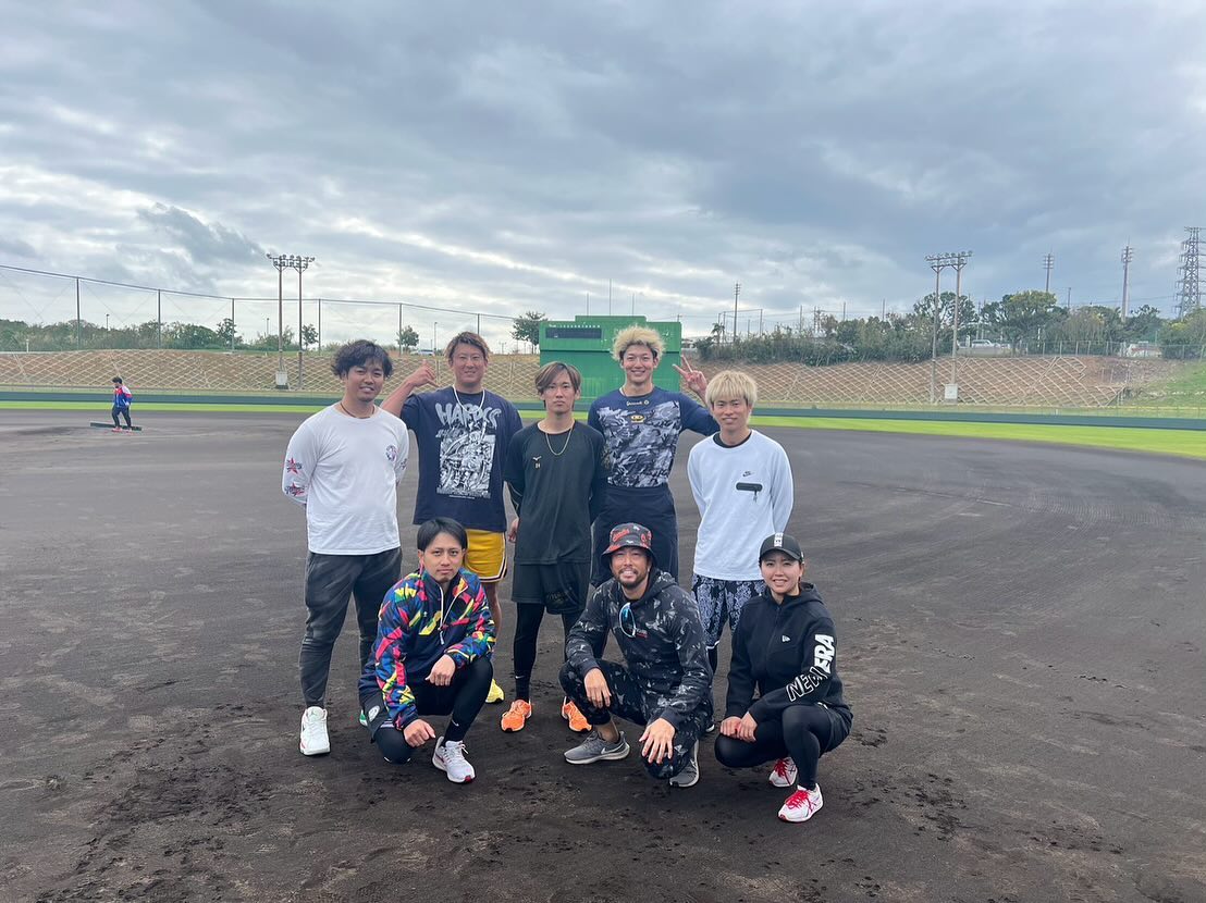 オリ・山崎颯一郎が自主トレ終了を報告⚾️山岡泰輔らとの集合ショットを公開📸